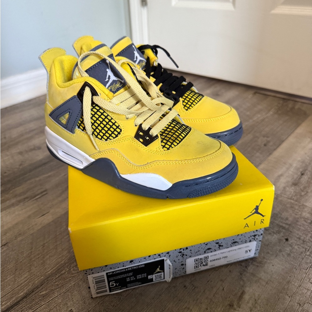 Air Jordan Retro Lightning